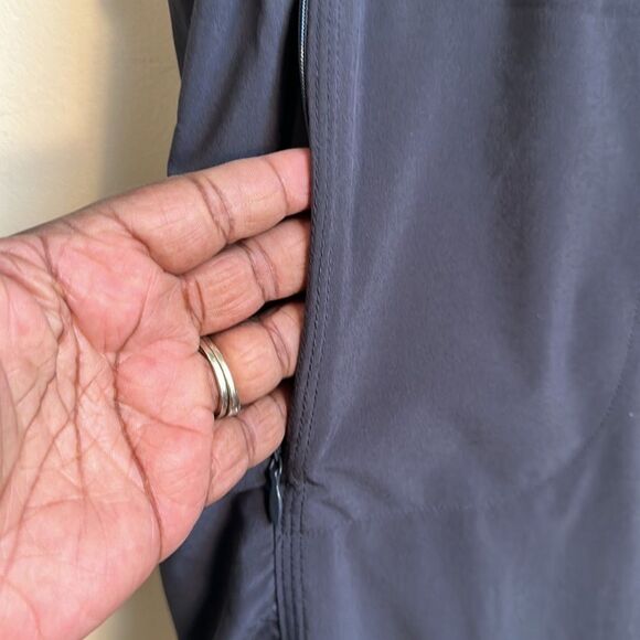 Athleta La Viva Joggers Featherweight Yoga Pants 6 - Picture 4 of 8